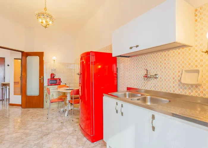 Golden And Silver By Wonderful Italy Бари