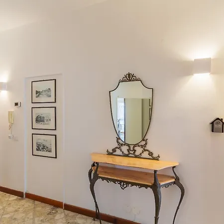 Golden And Silver By Wonderful Italy Apartamento